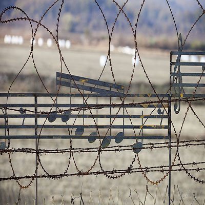 division use ofbarbedwire.jpg