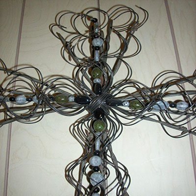 wire-crosses-wire-crafts